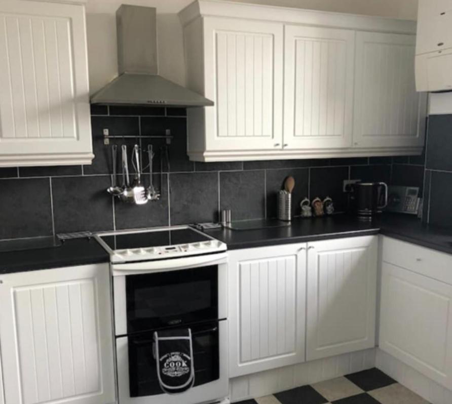 רות'סיי Captivating 2-Bed Apartment In Isle Of Bute מראה חיצוני תמונה