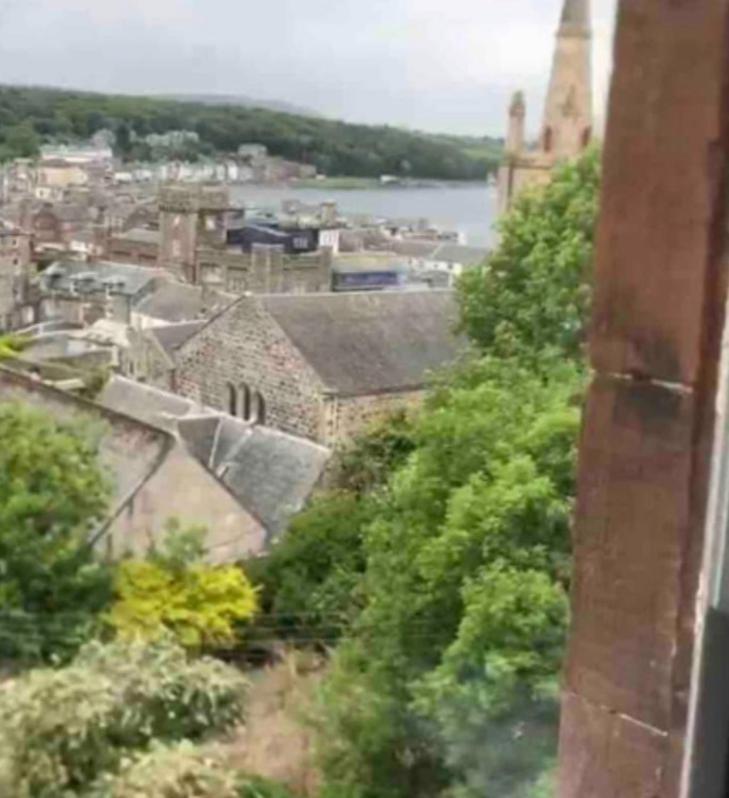 רות'סיי Captivating 2-Bed Apartment In Isle Of Bute מראה חיצוני תמונה