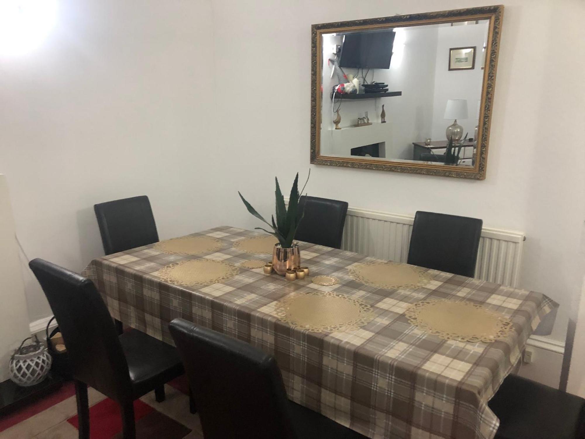 רות'סיי Captivating 2-Bed Apartment In Isle Of Bute מראה חיצוני תמונה