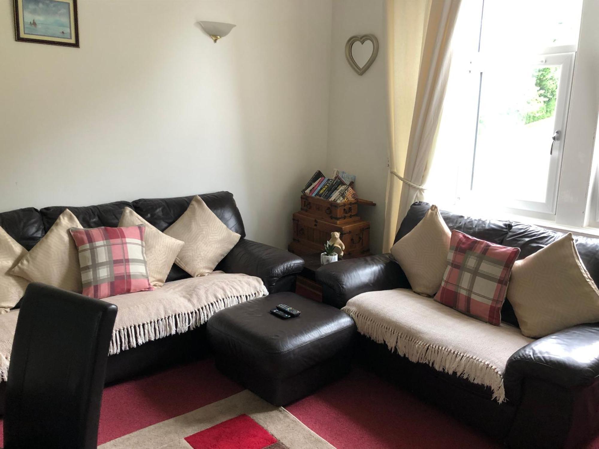 רות'סיי Captivating 2-Bed Apartment In Isle Of Bute מראה חיצוני תמונה